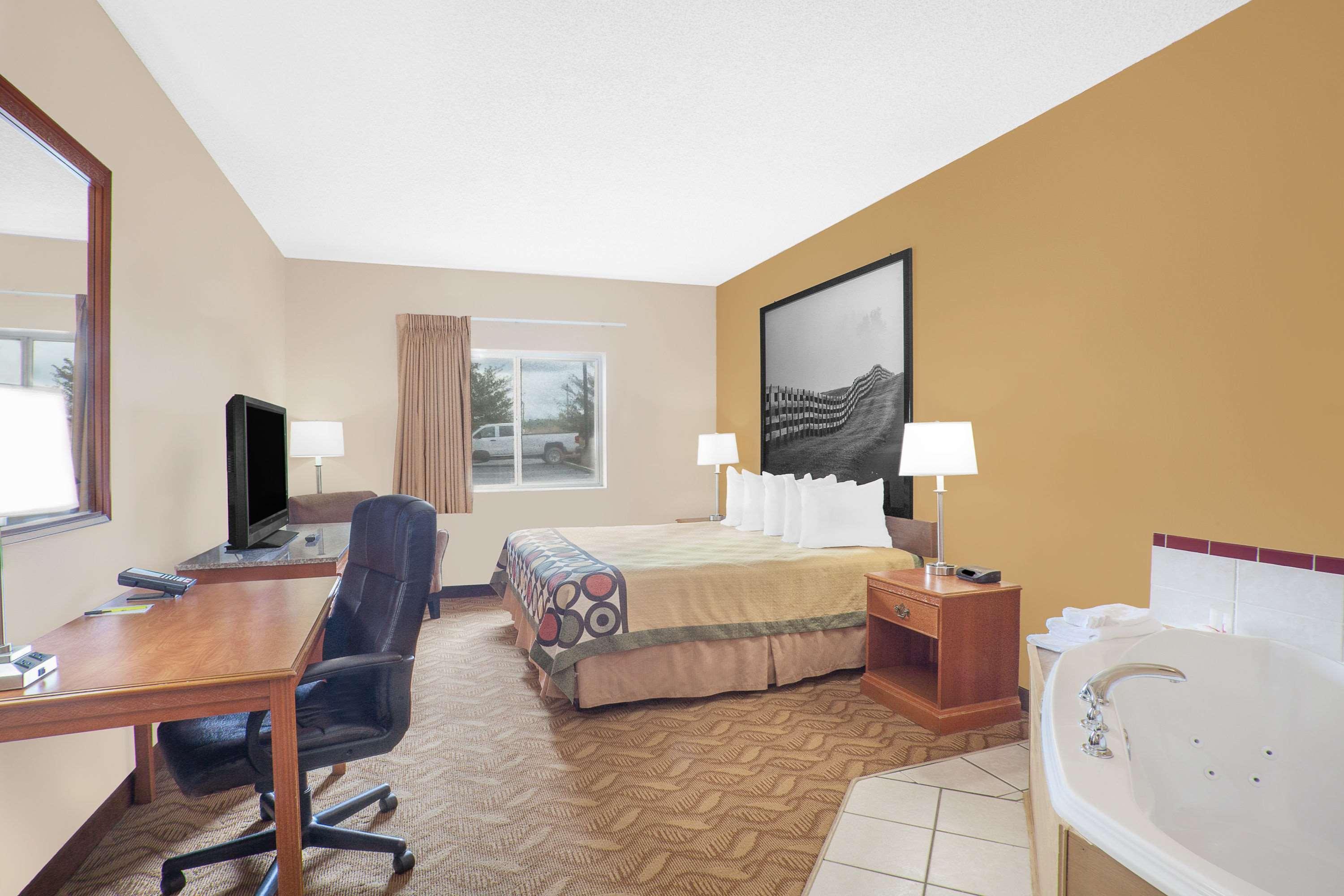 Super 8 By Wyndham Central City Exterior foto
